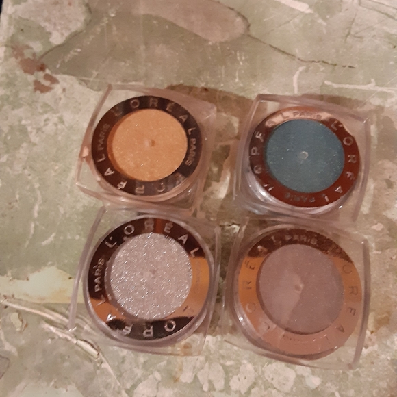 Makeup - Picture 1 of 1